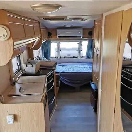 Campeggio яката каравана *