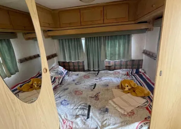 яката каравана Къмпинг *